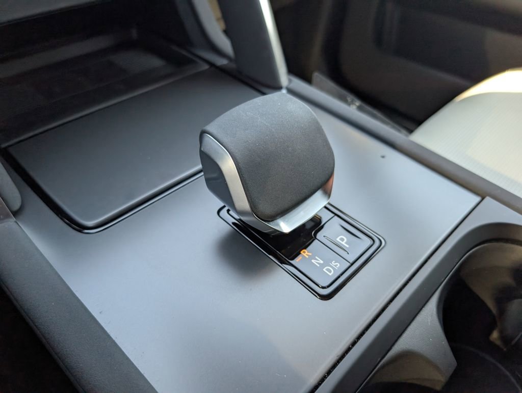 Used 2025 Land Rover Discovery Sport Dynamic SE image 18