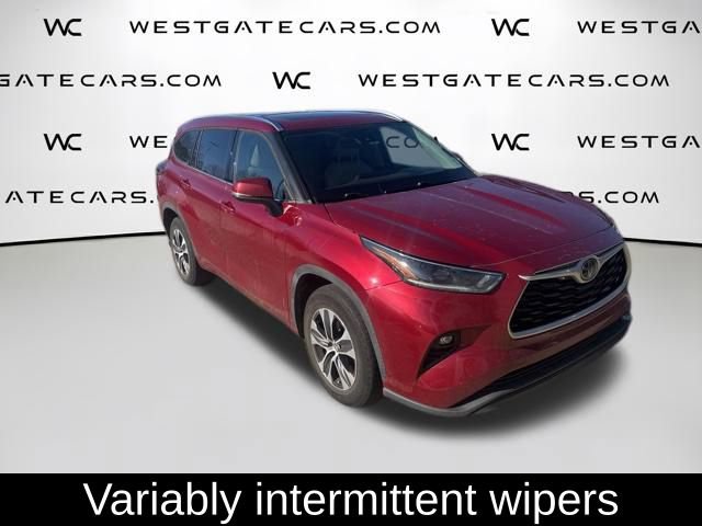 Used 2021 Toyota Highlander XLE FWD image 31