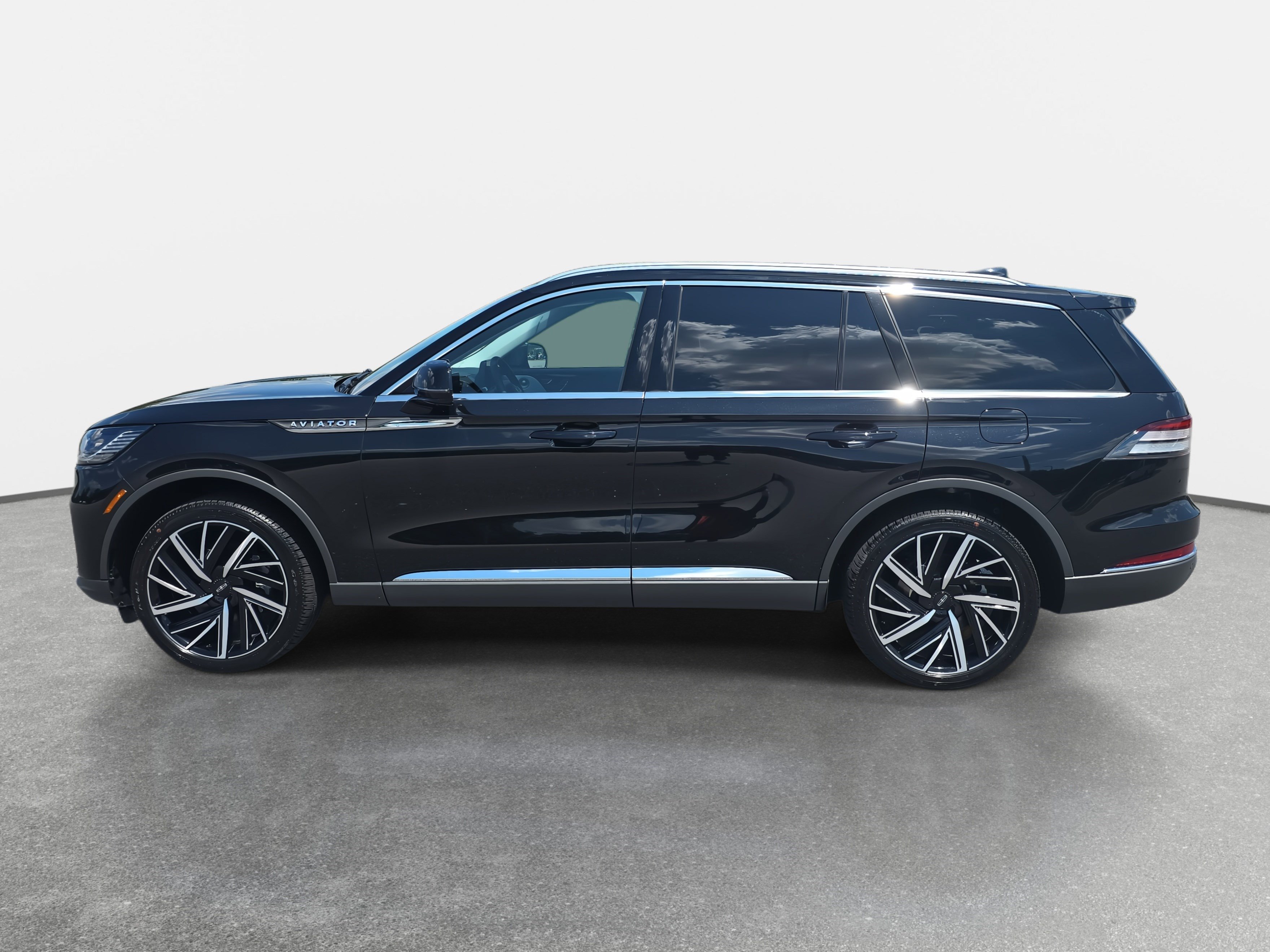 New 2025 Lincoln Aviator Reserve w/ Equipment Group 201A image 8