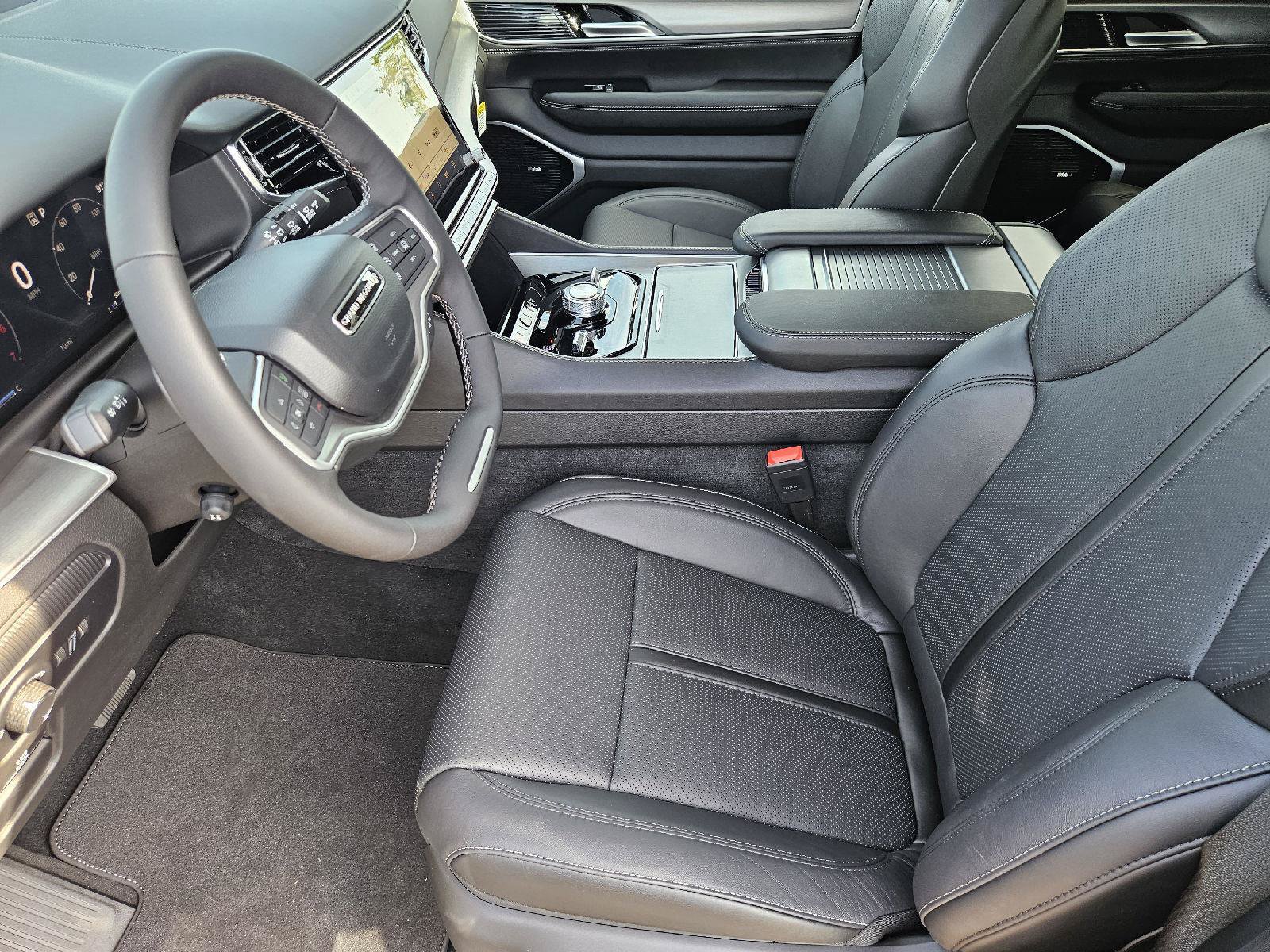 New 2026 Jeep Grand Wagoneer Limited AWD/4WD image 9