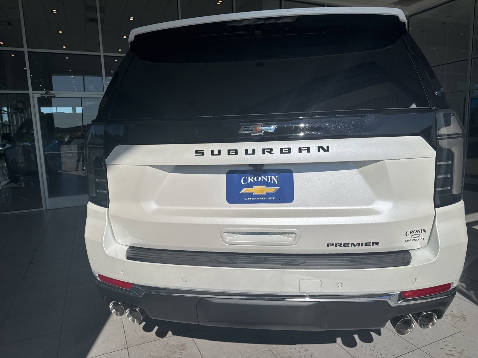 New 2025 Chevrolet Suburban Premier image 5