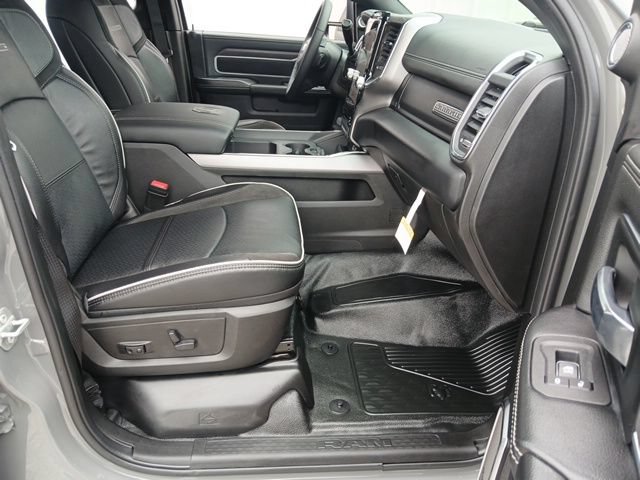 New 2026 RAM 5500 4x4 Crew Cab w/ Laramie Trim Package image 27