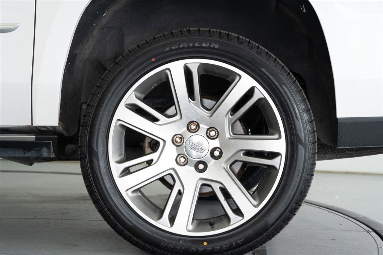 Used 2020 Cadillac Escalade ESV Premium Luxury AWD/4WD image 5