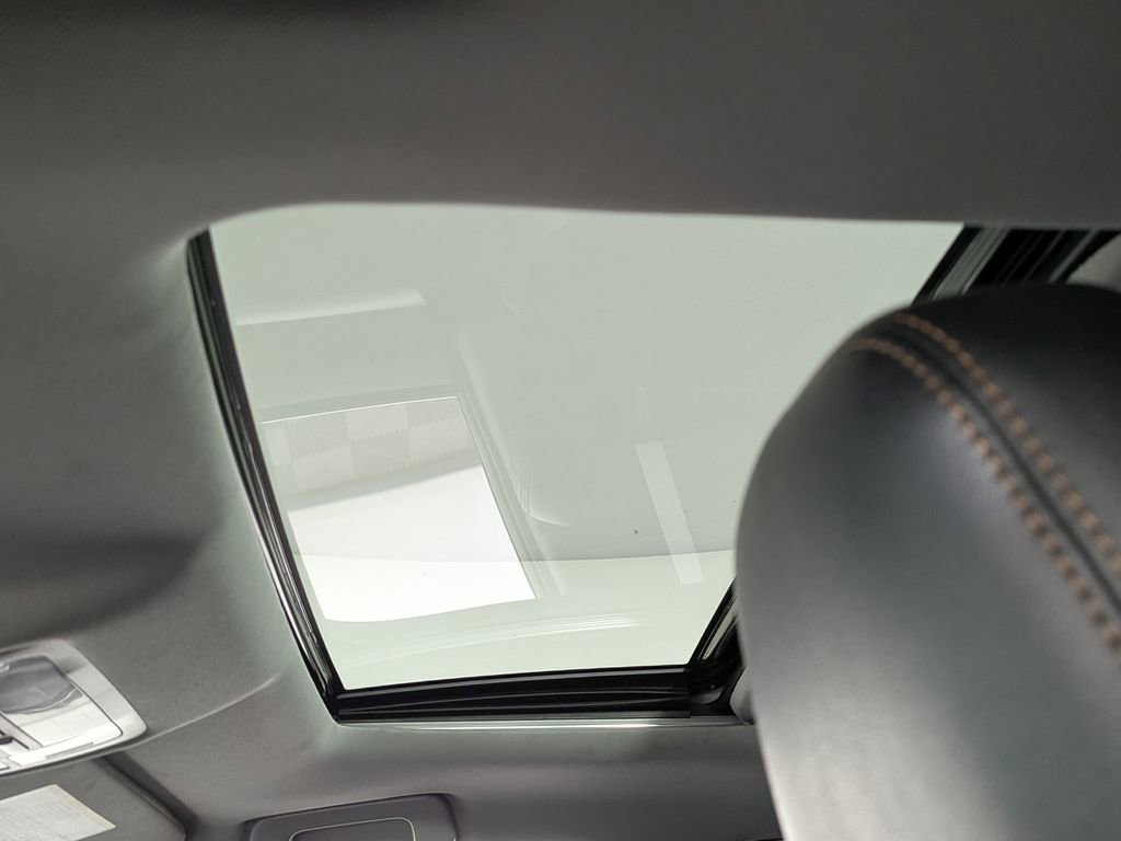 Used 2019 Toyota Highlander XLE AWD/4WD image 12