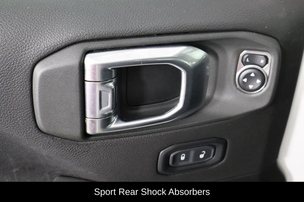 Used 2023 Jeep Gladiator Overland AWD/4WD image 20