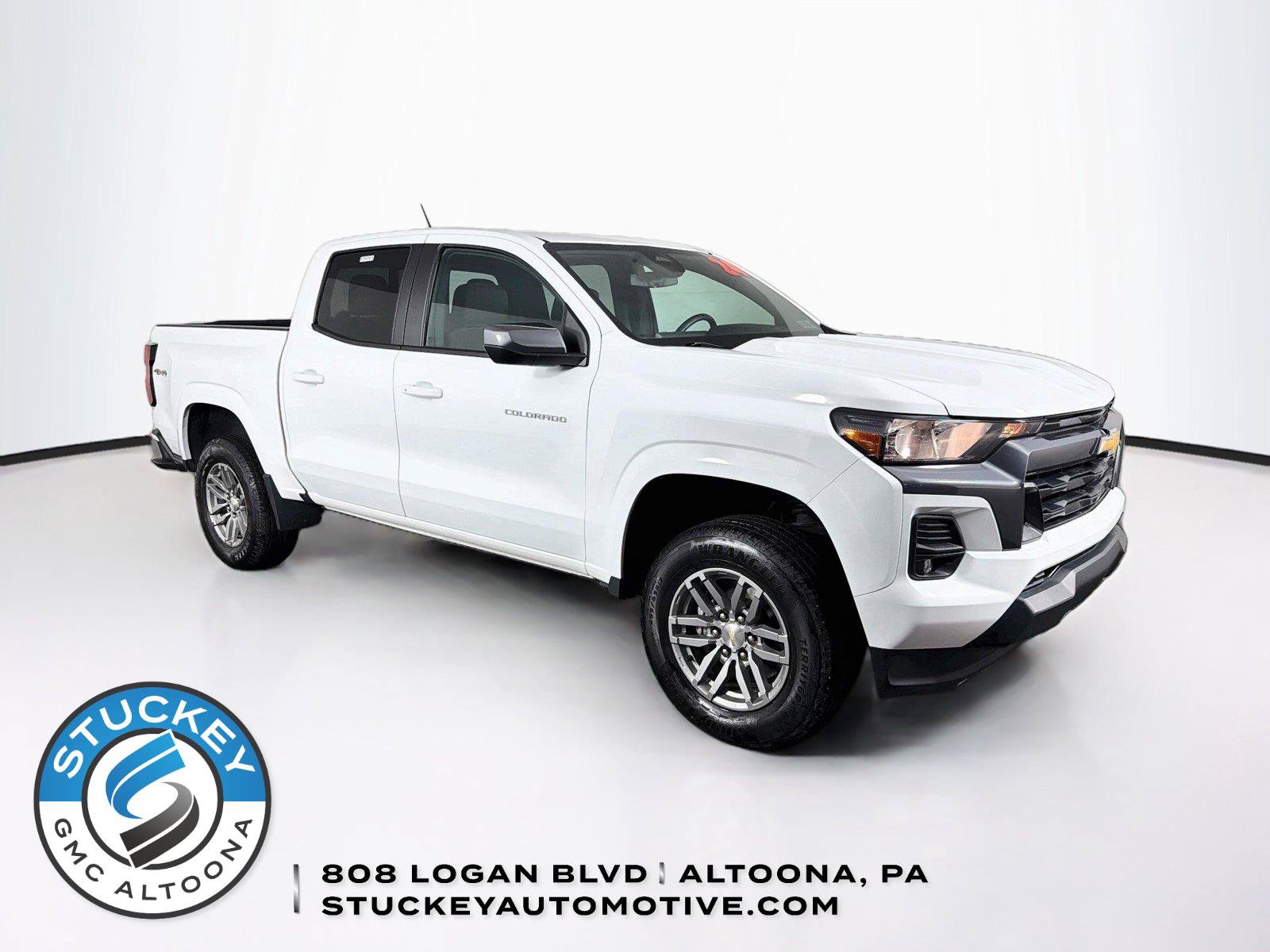 Used 2024 Chevrolet Colorado LT w/ LT Convenience Package AWD/4WD image 1