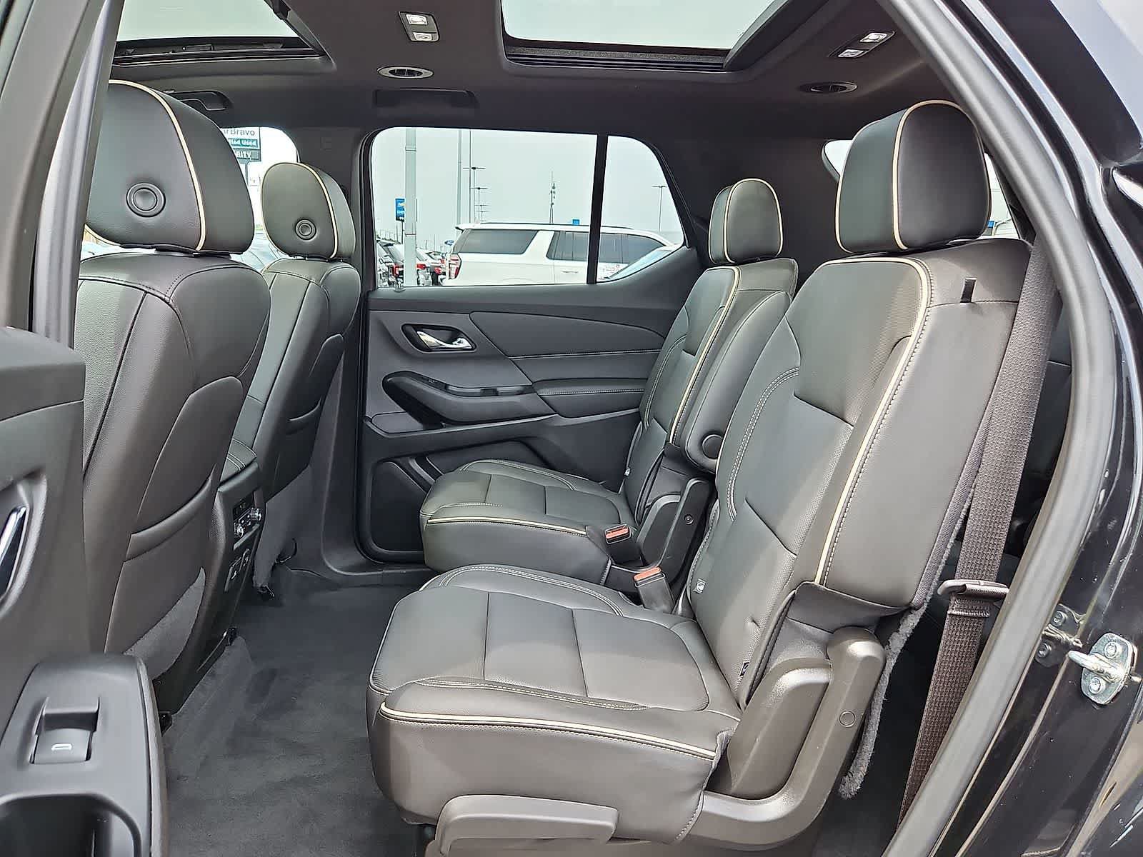 Certified 2023 Chevrolet Traverse Premier w/ Redline Edition FWD image 32