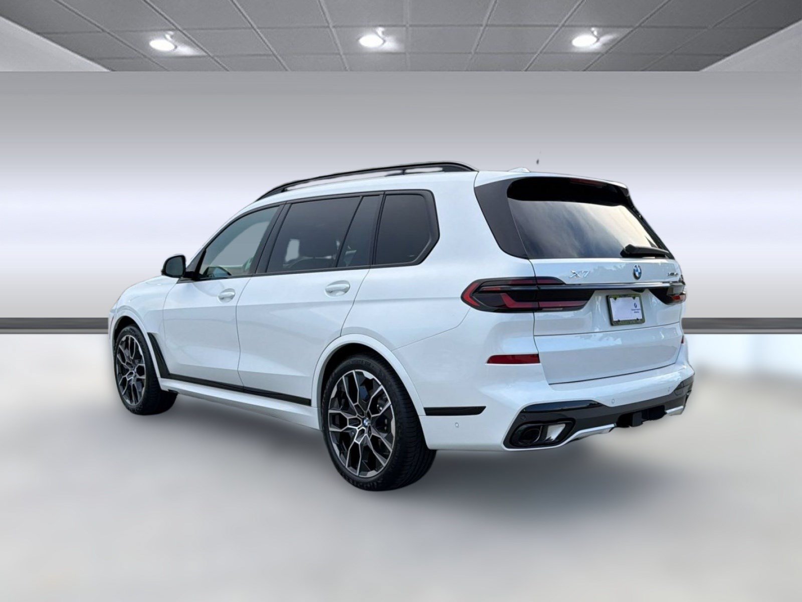New 2027 BMW X7 xDrive40i w/ M Sport Package AWD/4WD image 3