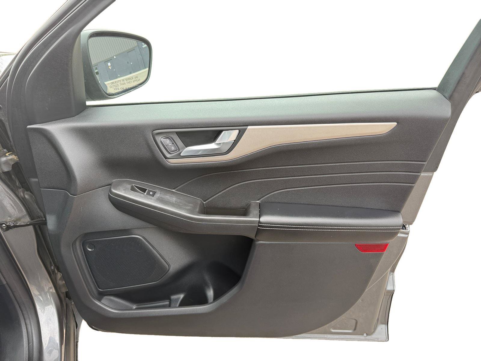 Used 2021 Ford Escape SEL image 26