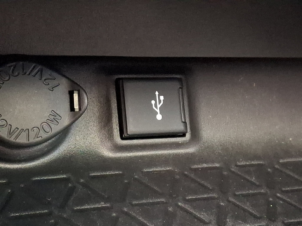 Used 2022 Toyota RAV4 XLE w/ Convenience Package AWD/4WD image 24