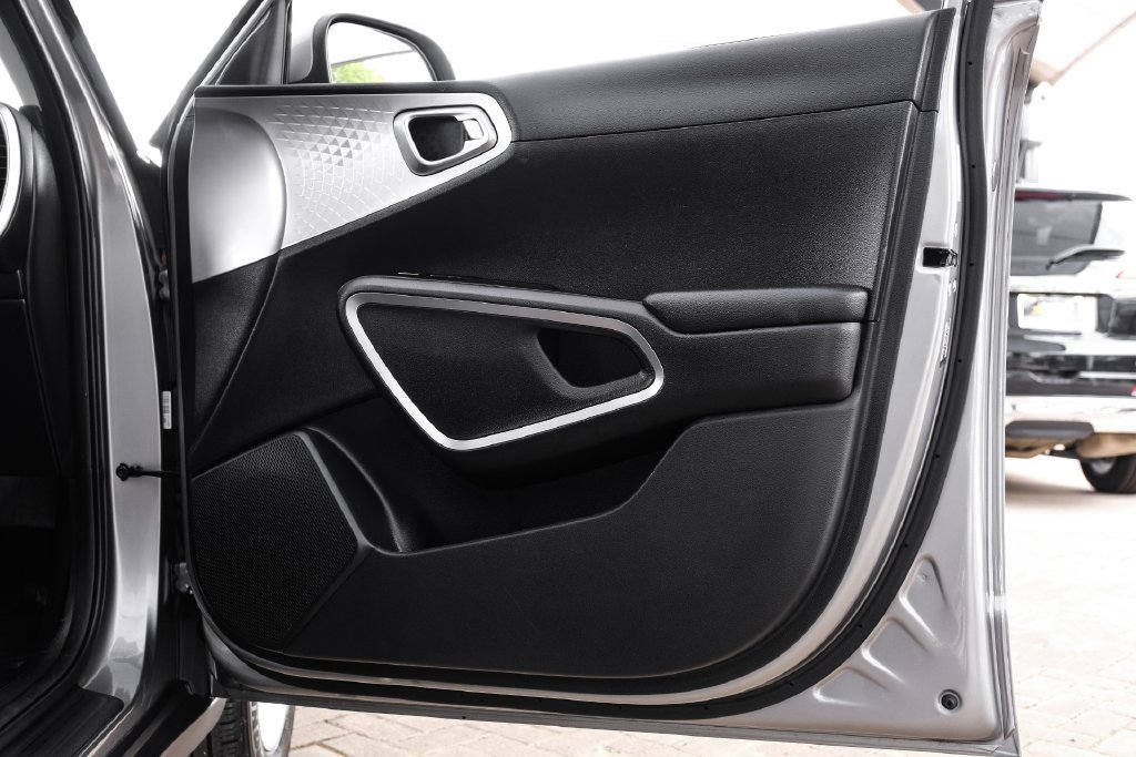 Used 2022 Kia Soul LX w/ Technology Package FWD image 42