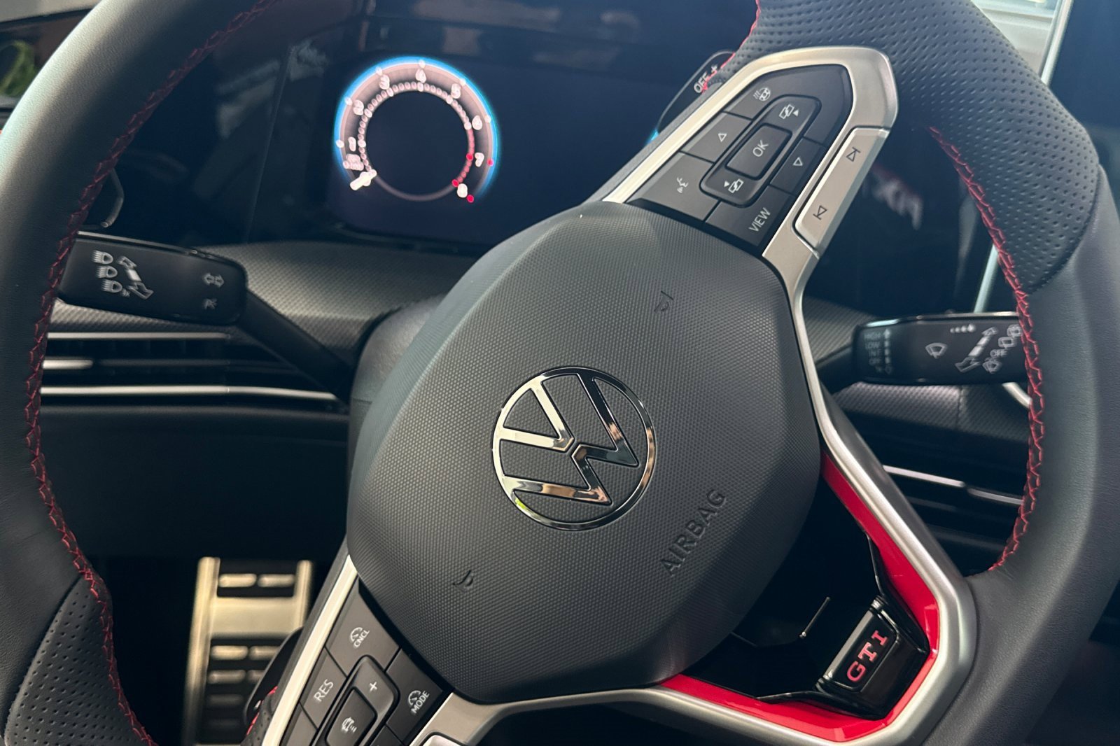 New 2025 Volkswagen GTI SE image 18