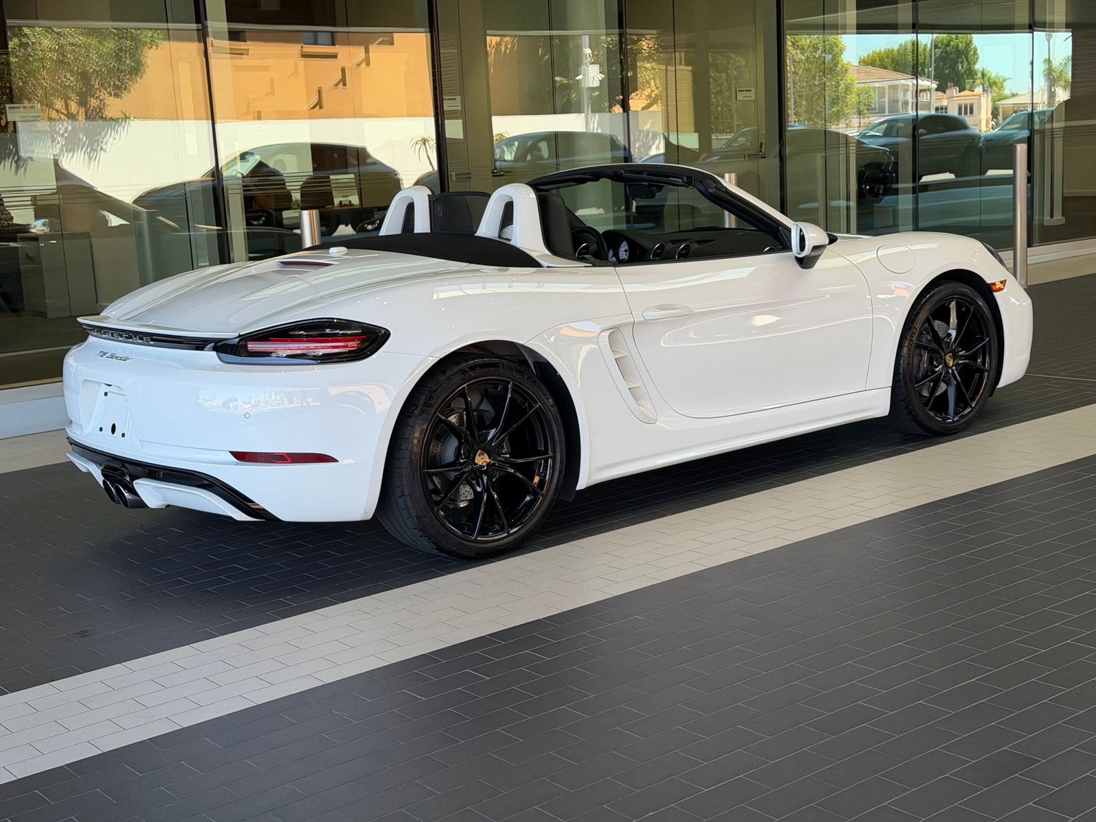 Certified 2022 Porsche 718 Boxster w/ Premium Package RWD image 9