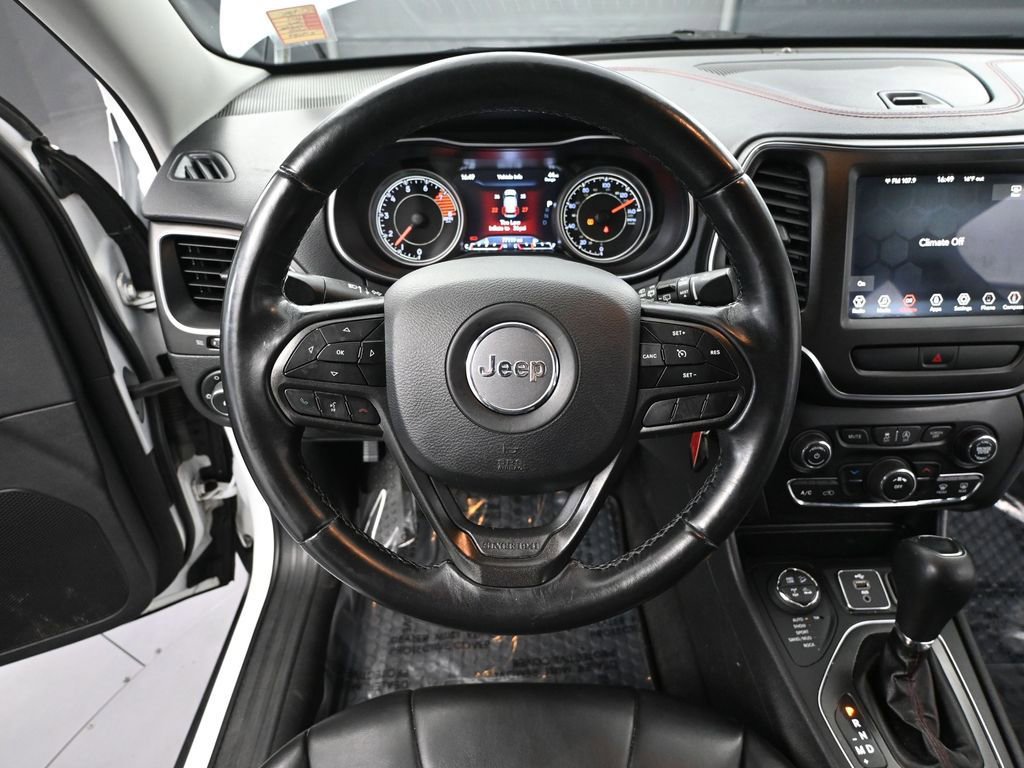 Used 2019 Jeep Cherokee Trailhawk image 25