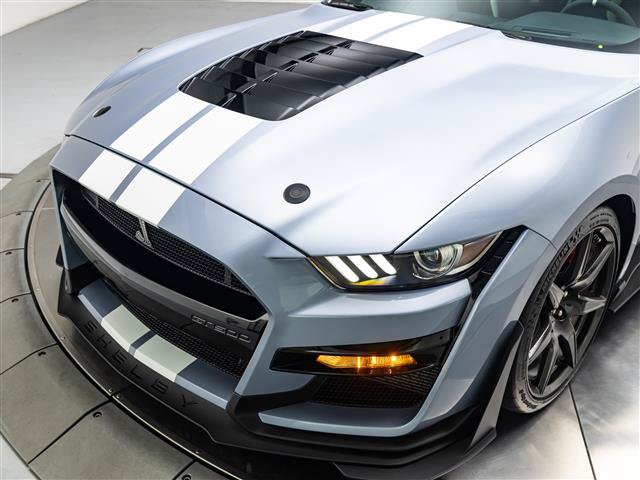 Used 2022 Ford Mustang Shelby GT500 w/ Carbon Fiber Track Pack RWD image 9