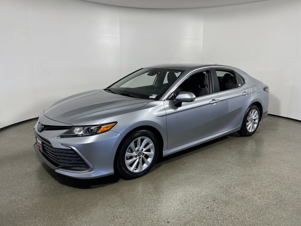 Used 2024 Toyota Camry LE FWD image 7