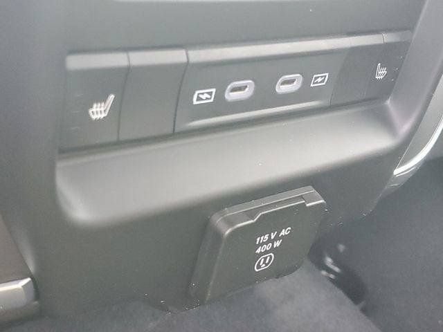 New 2026 RAM 2500 Laramie AWD/4WD image 11