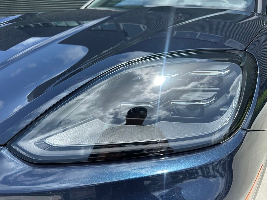 Used 2025 Porsche Cayenne S image 13