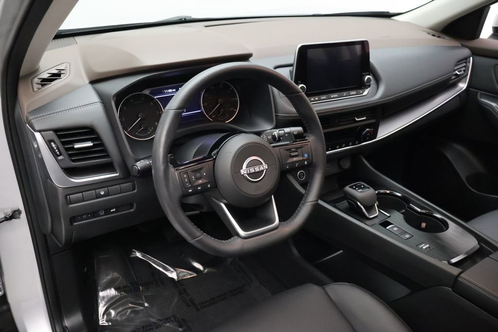 Used 2023 Nissan Rogue SV w/ SV Premium B Package FWD image 15