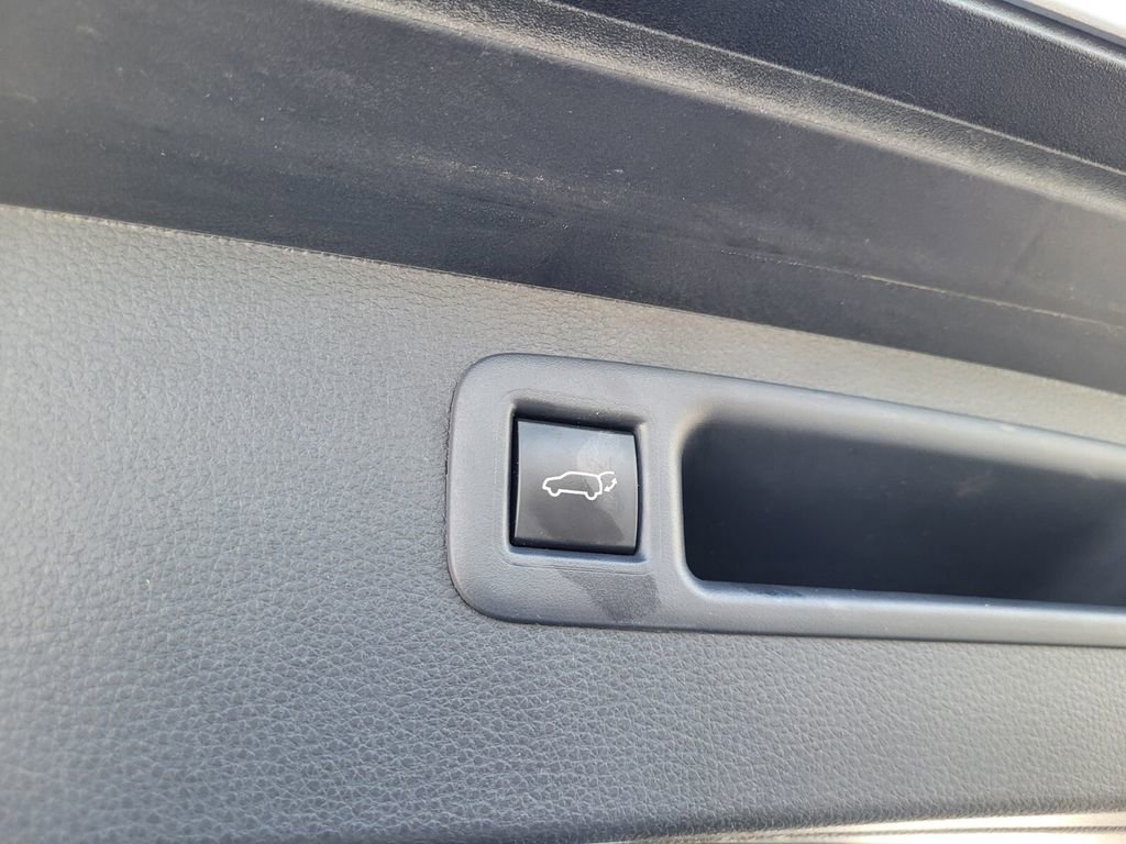 Certified 2025 Toyota Highlander XSE AWD/4WD image 13