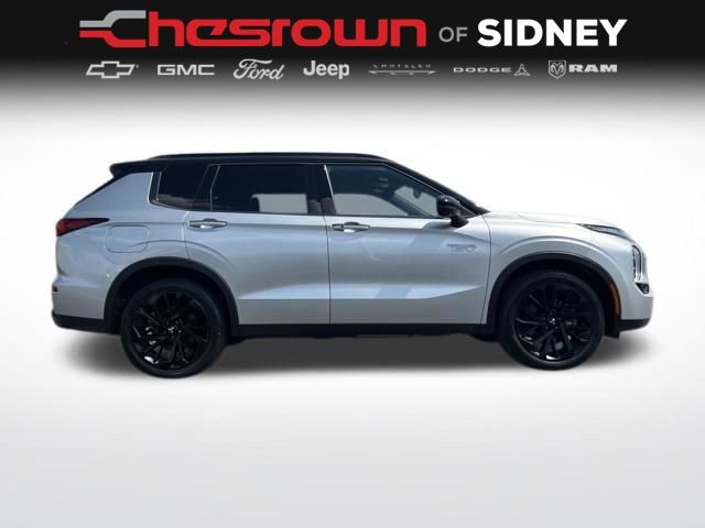 Used 2025 Mitsubishi Outlander 4WD Plug-In Hybrid image 12