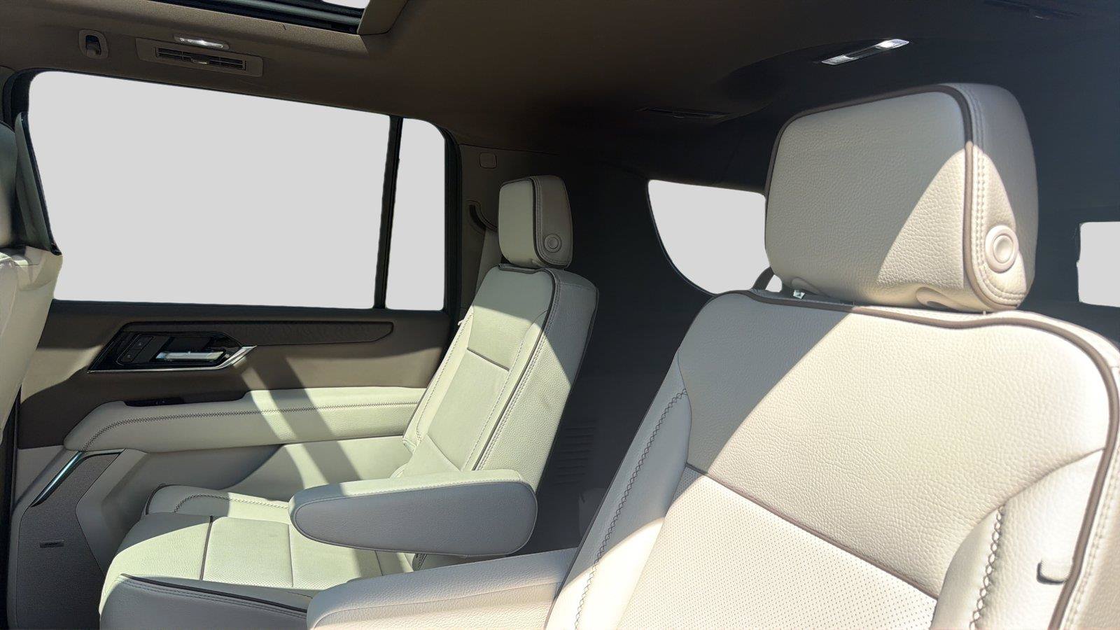 New 2026 GMC Yukon XL Denali w/ Denali Reserve Package AWD/4WD image 21