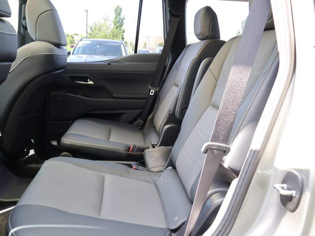 Used 2026 Lexus GX 550 w/ Accessory Package (2T) AWD/4WD image 12