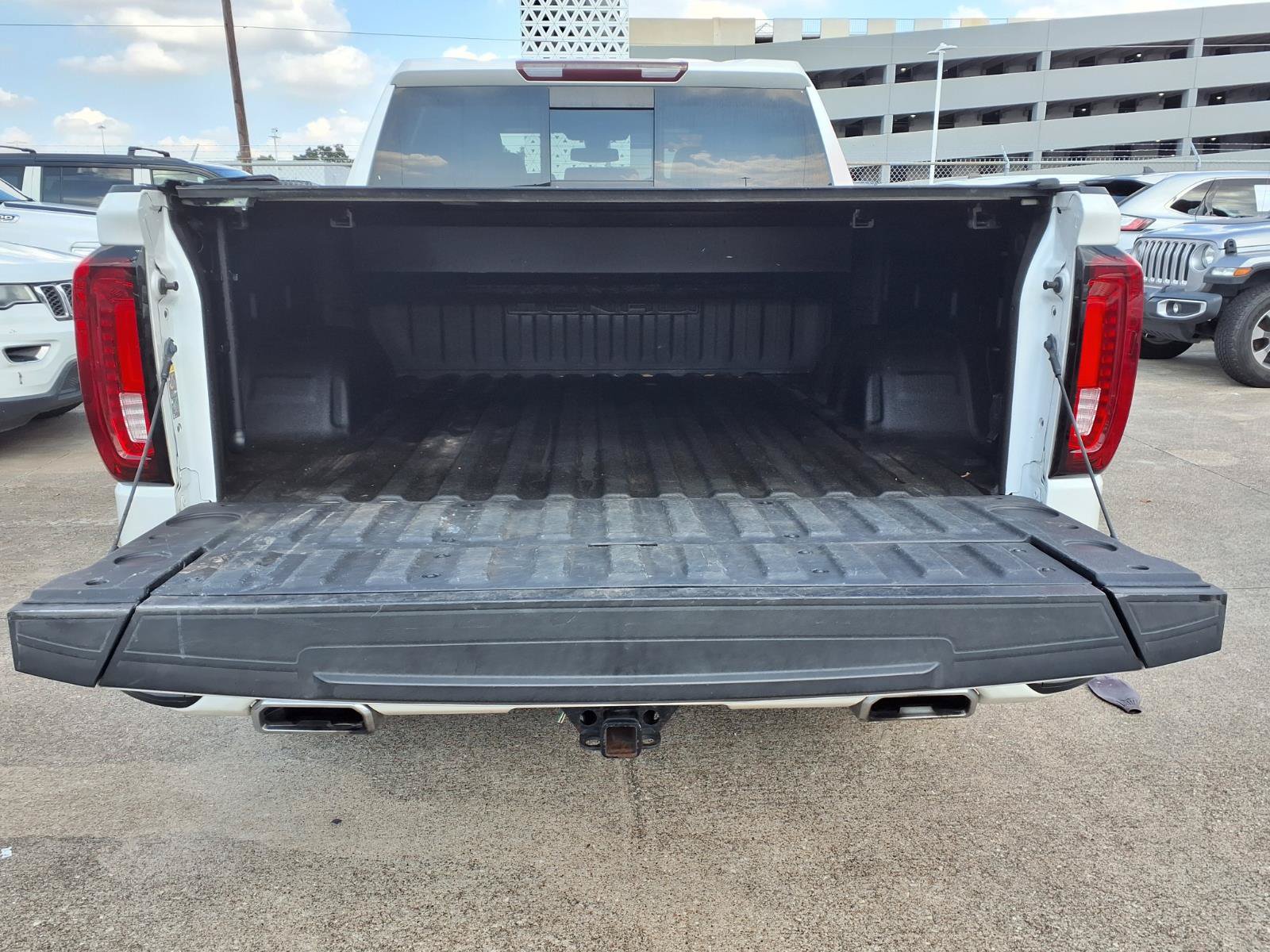 Used 2022 GMC Sierra 1500 Denali w/ Driver Alert Package II AWD/4WD image 21