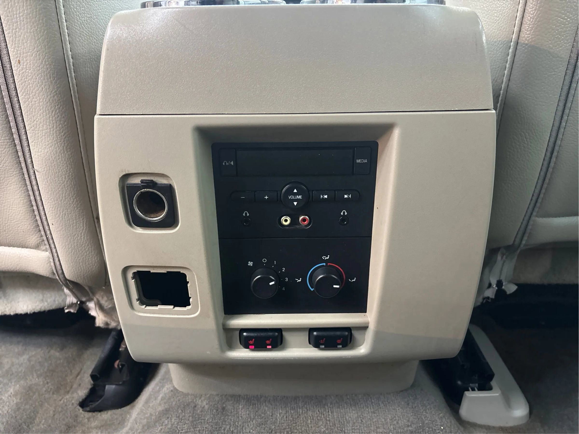 Used 2012 Ford Expedition Limited image 29