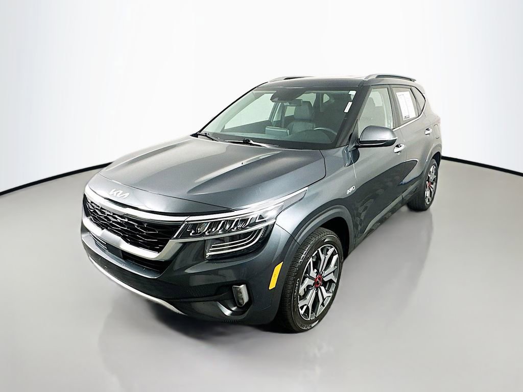 Used 2023 Kia Seltos SX w/ SX Sunroof Package AWD/4WD image 3