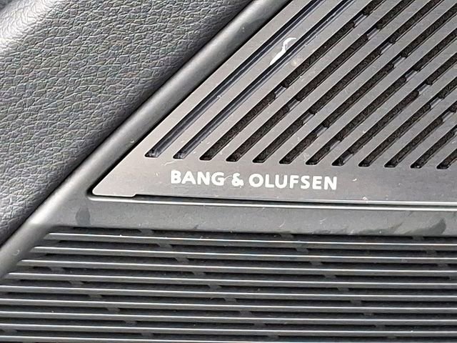 Used 2023 Audi Q8 Prestige w/ Prestige Package image 27