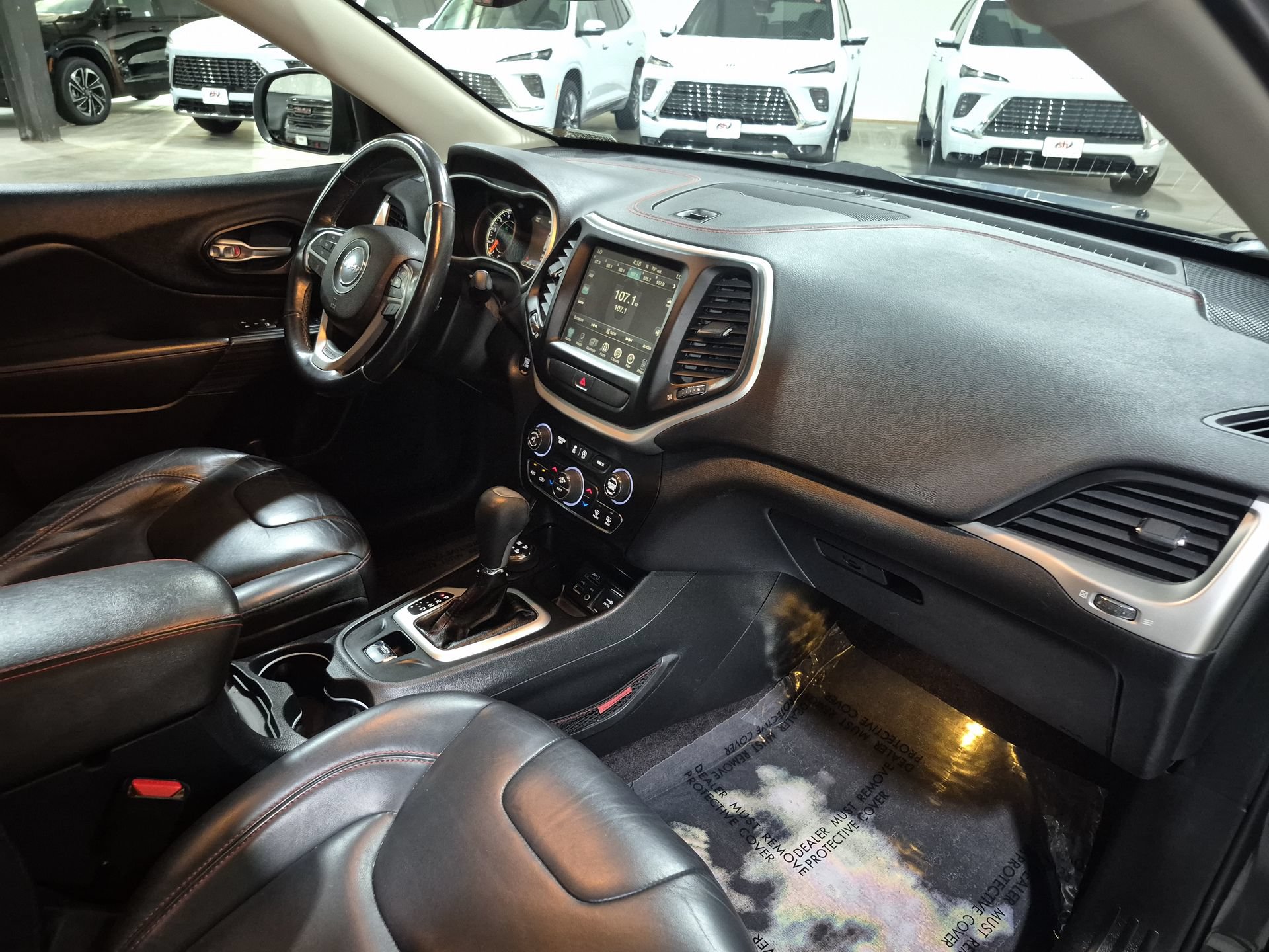 Used 2016 Jeep Cherokee Trailhawk w/ Comfort/Convenience Group AWD/4WD image 29