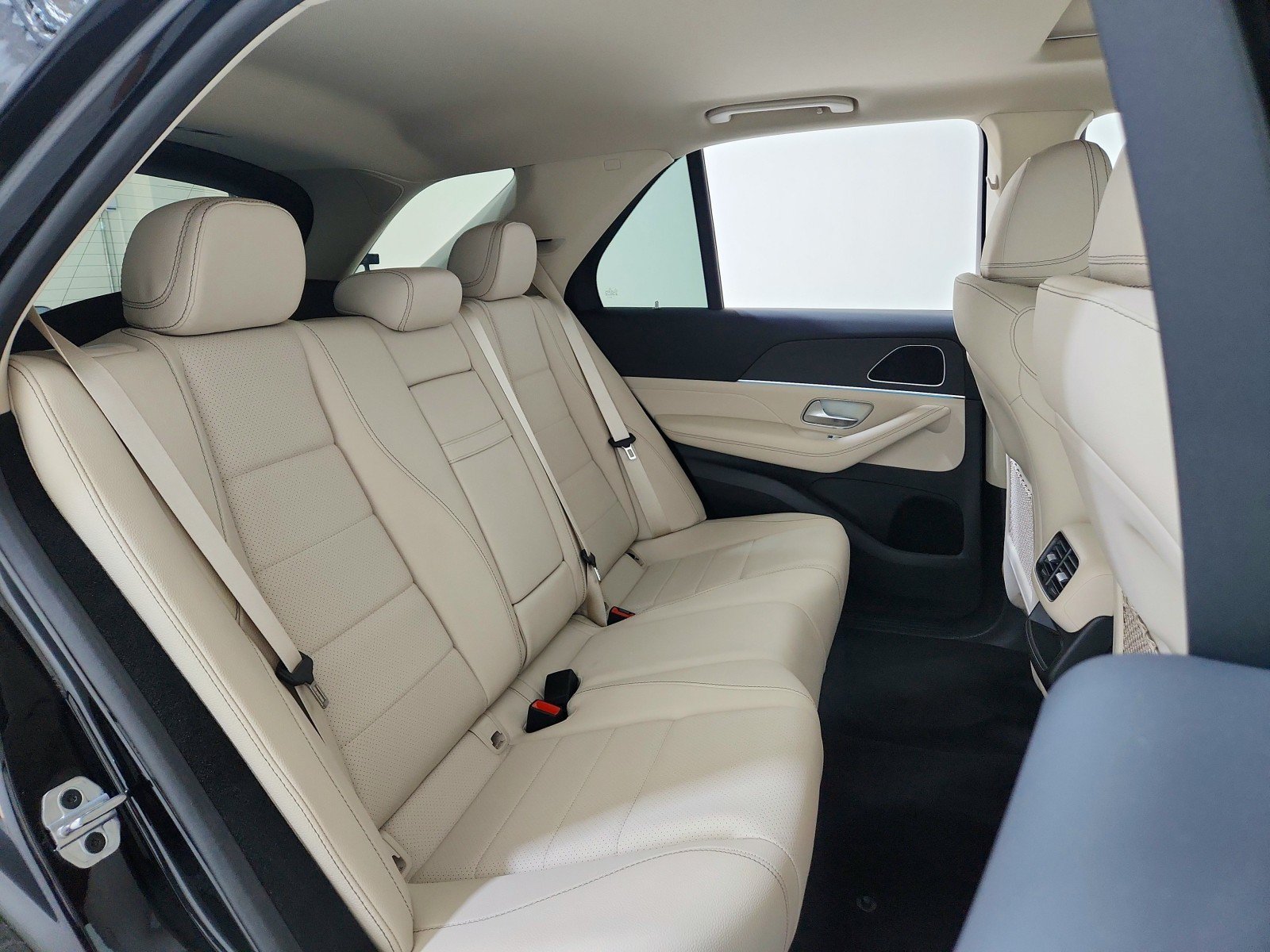 Certified 2025 Mercedes-Benz GLE 350 4MATIC image 33