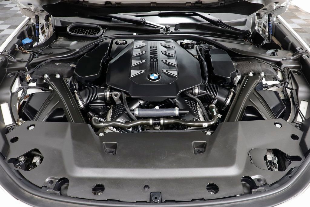 Certified 2023 BMW 760i xDrive AWD/4WD image 26