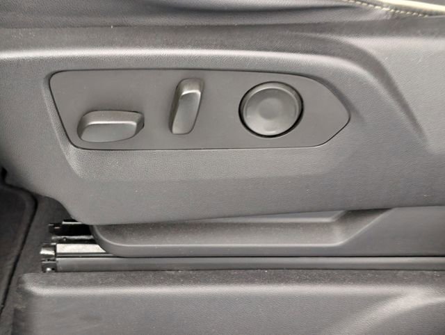 Used 2023 Chevrolet Suburban Premier image 14