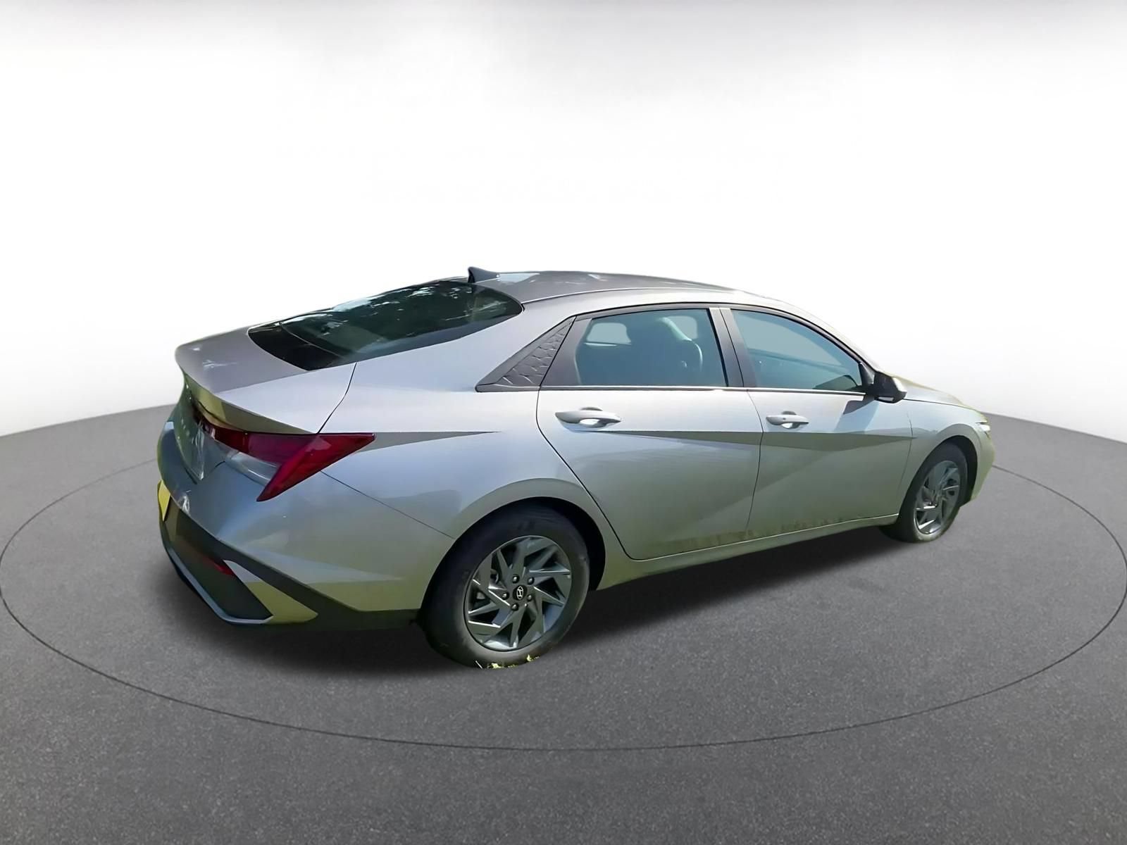Used 2026 Hyundai Elantra Hybrid FWD image 13