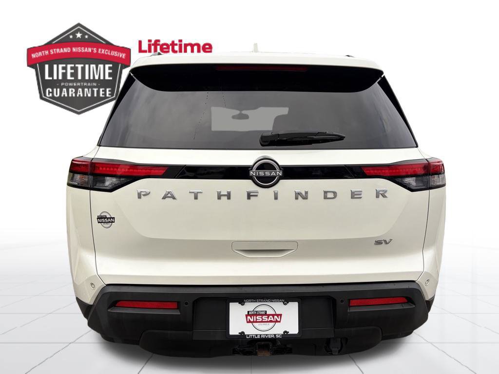 Used 2022 Nissan Pathfinder SV w/ SV Premium Package FWD image 4