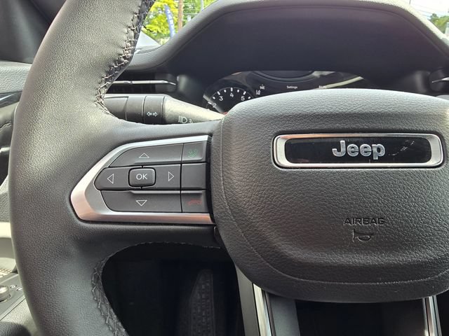 Used 2026 Jeep Compass Limited AWD/4WD image 16