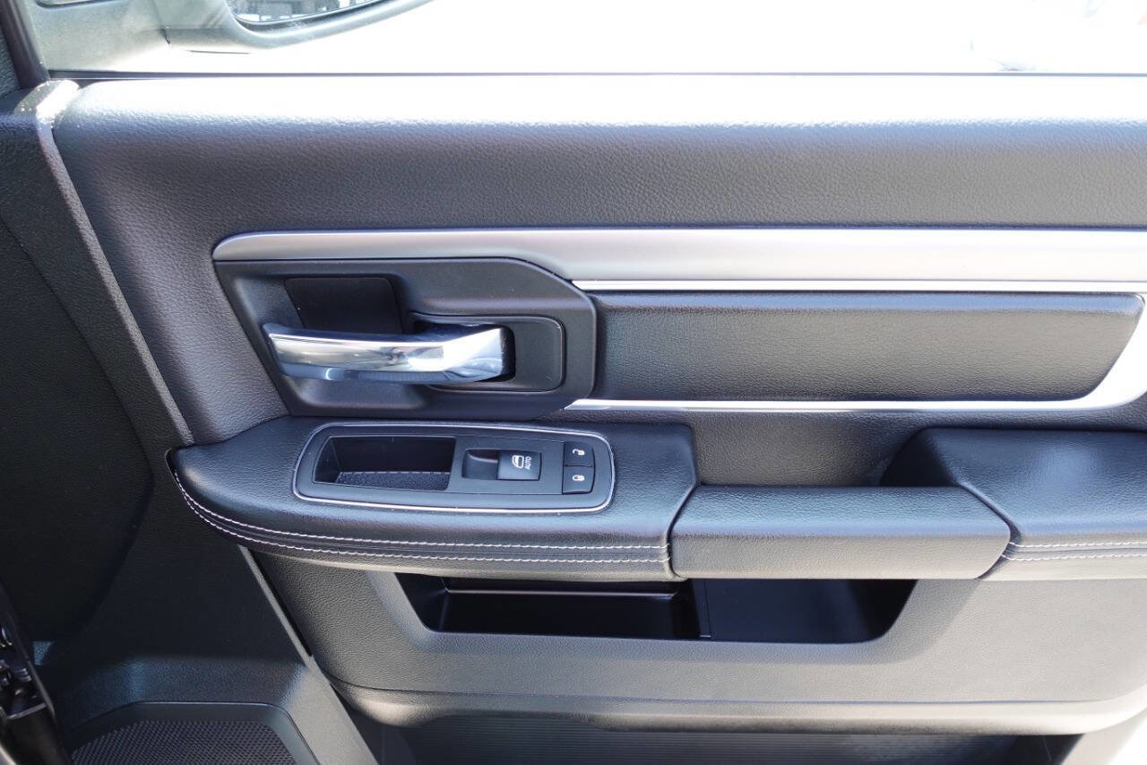 Used 2023 RAM 1500 Classic Warlock image 30