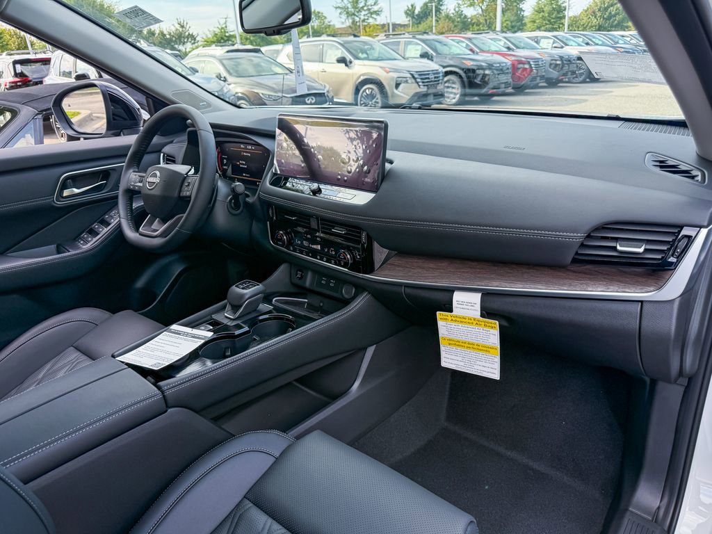 New 2026 Nissan Rogue Platinum image 10