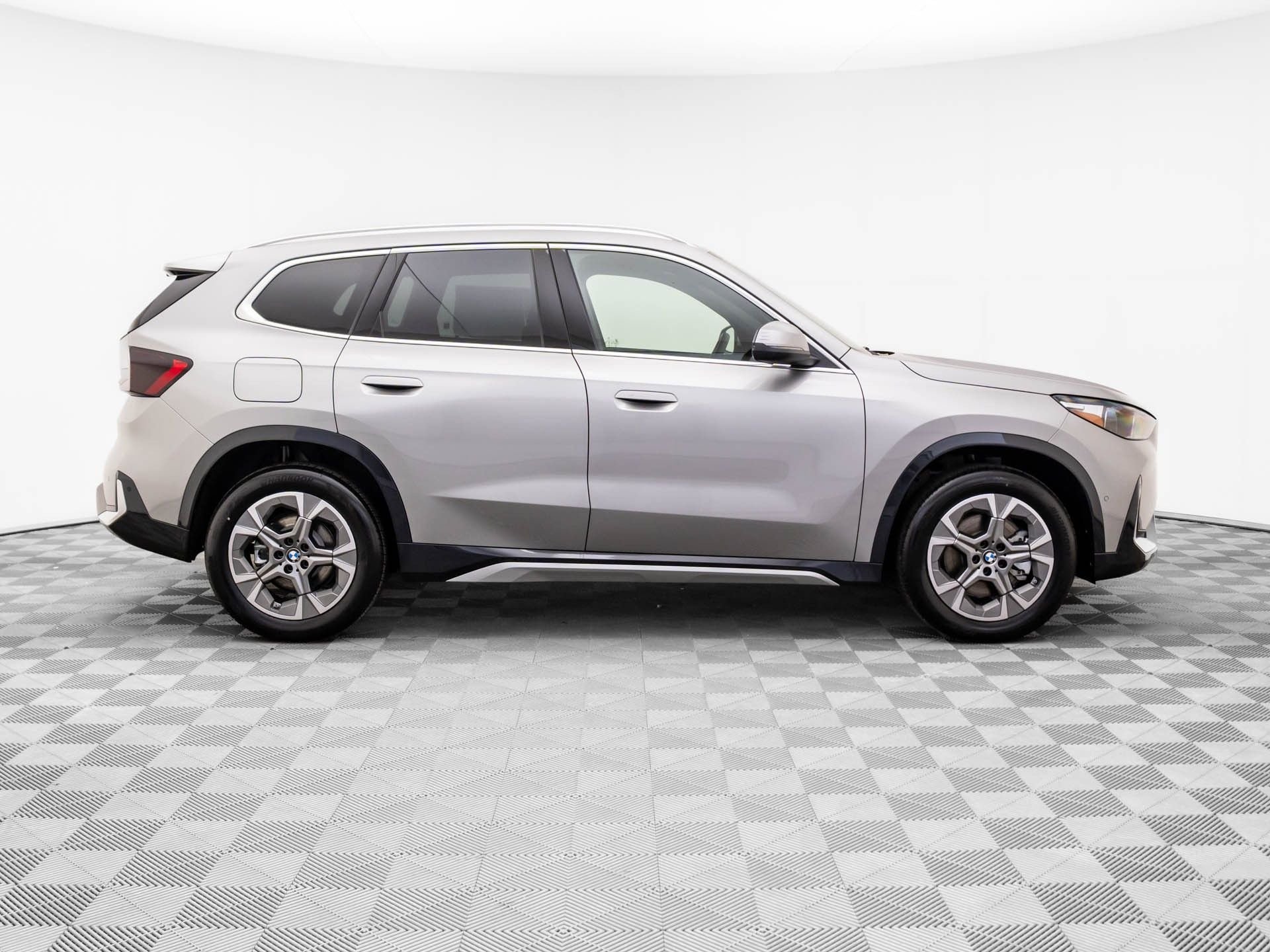 New 2026 BMW X1 xDrive28i w/ Convenience Package AWD/4WD image 7