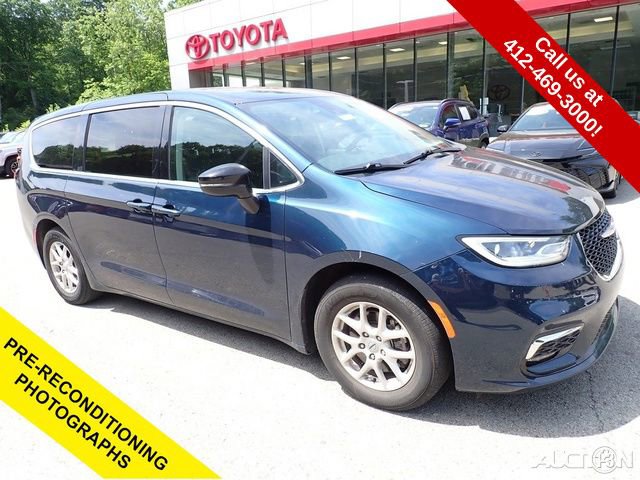Used 2024 Chrysler Pacifica Touring-L