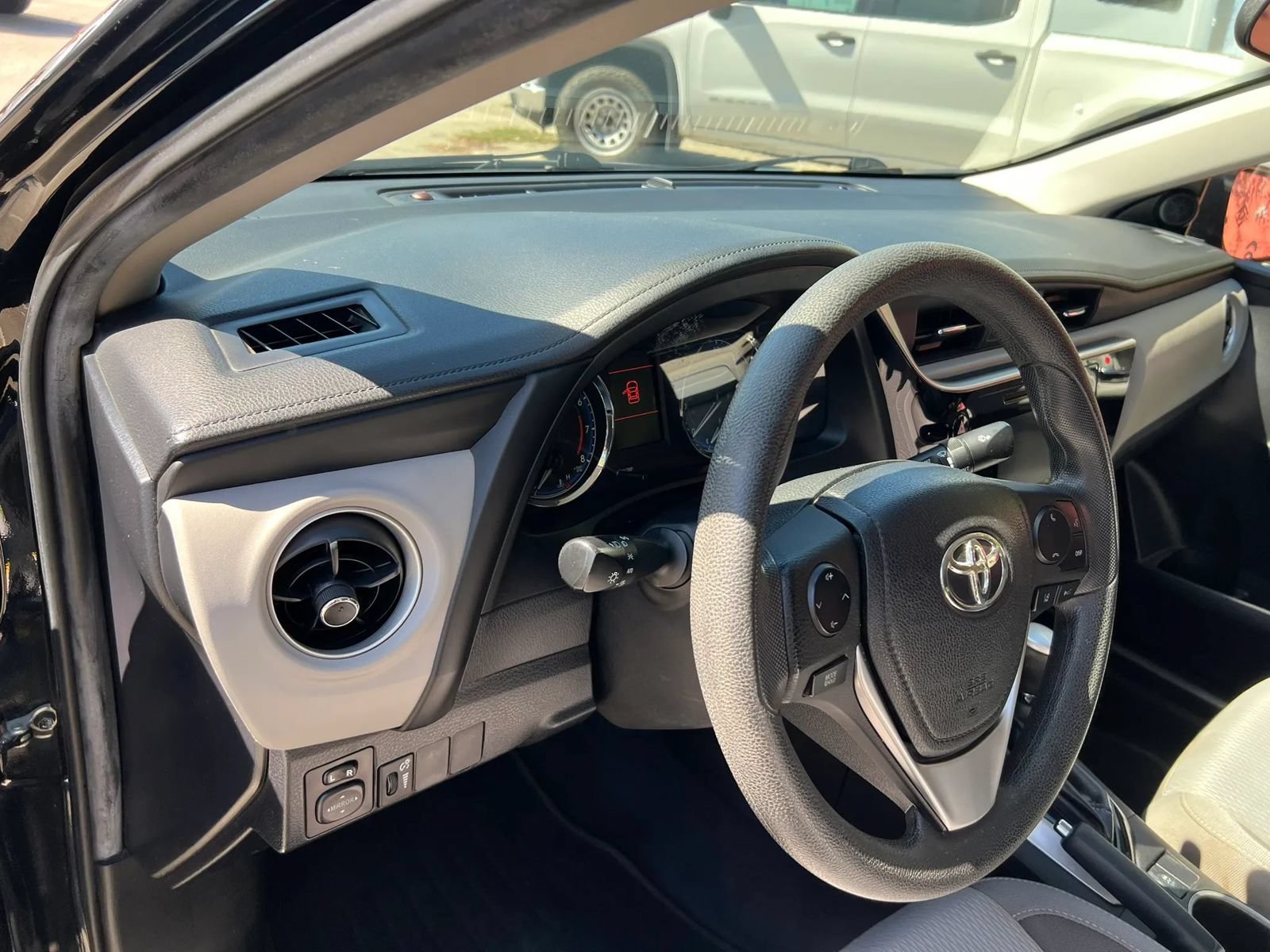 Used 2019 Toyota Corolla LE w/ Protection Package FWD image 13