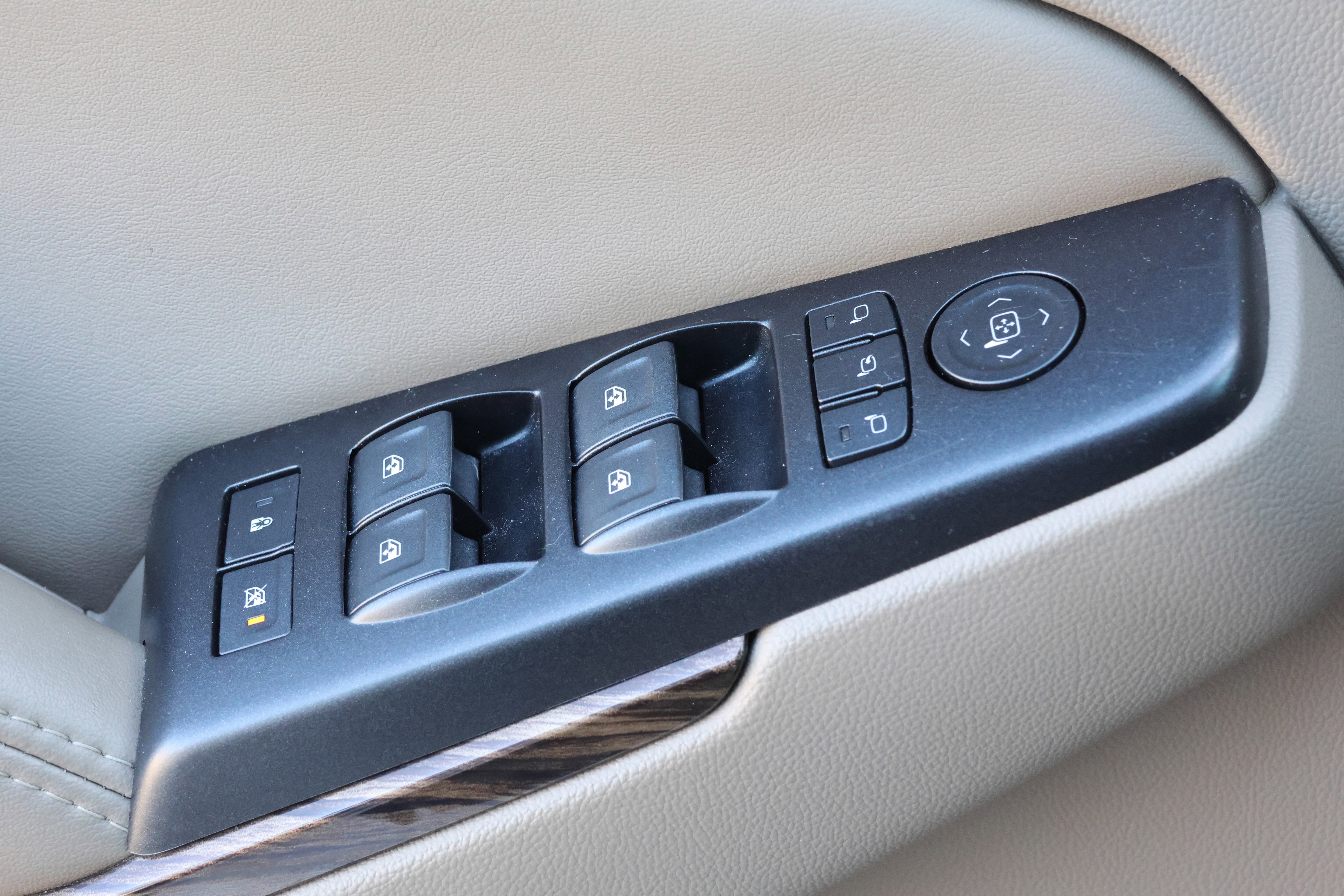 Used 2018 GMC Yukon SLT w/ Open Road Package image 14