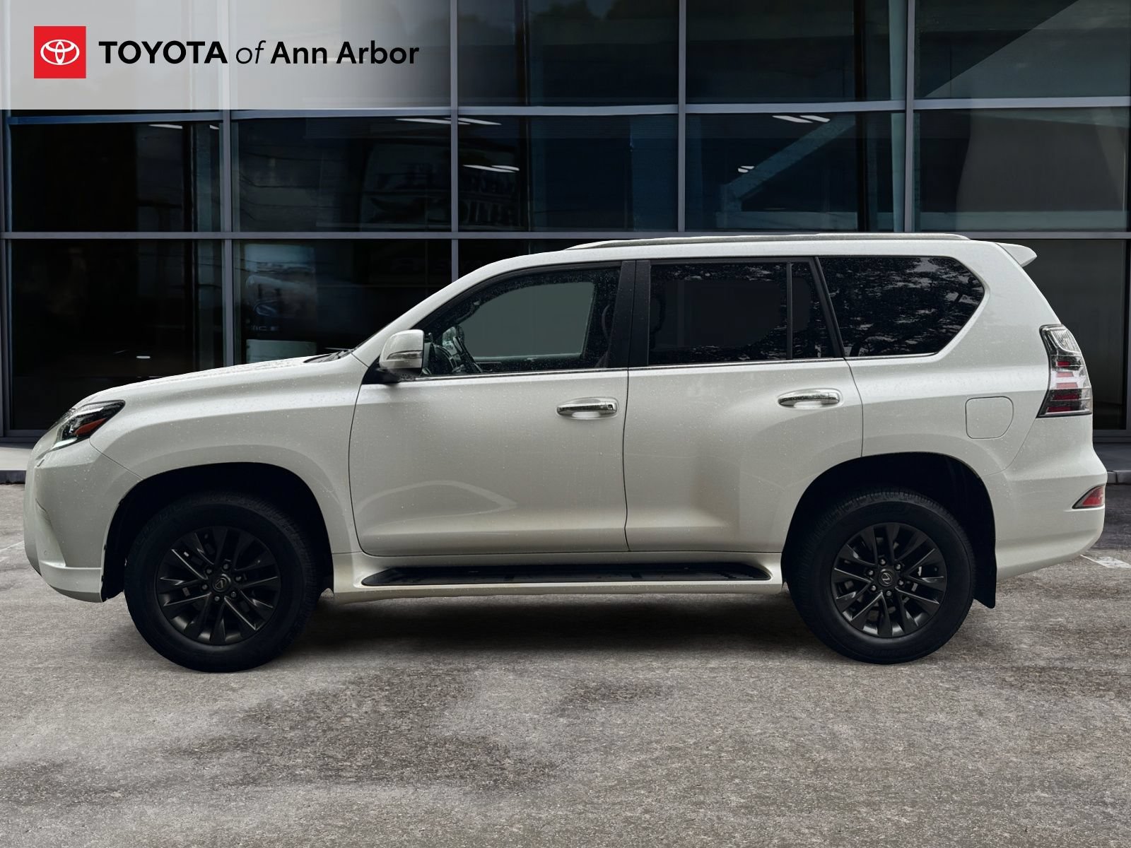 Used 2021 Lexus GX 460 Premium w/ Premium Package AWD/4WD image 10