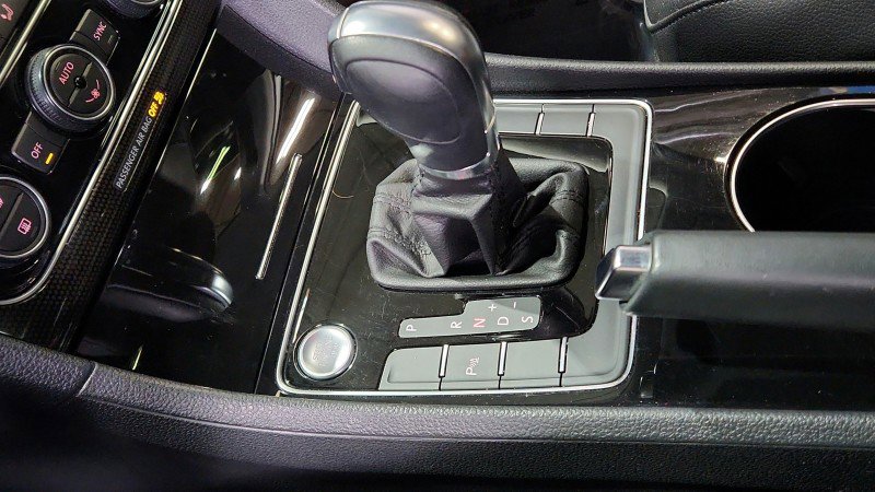 Used 2019 Volkswagen Passat 2.0T SE R-Line image 14