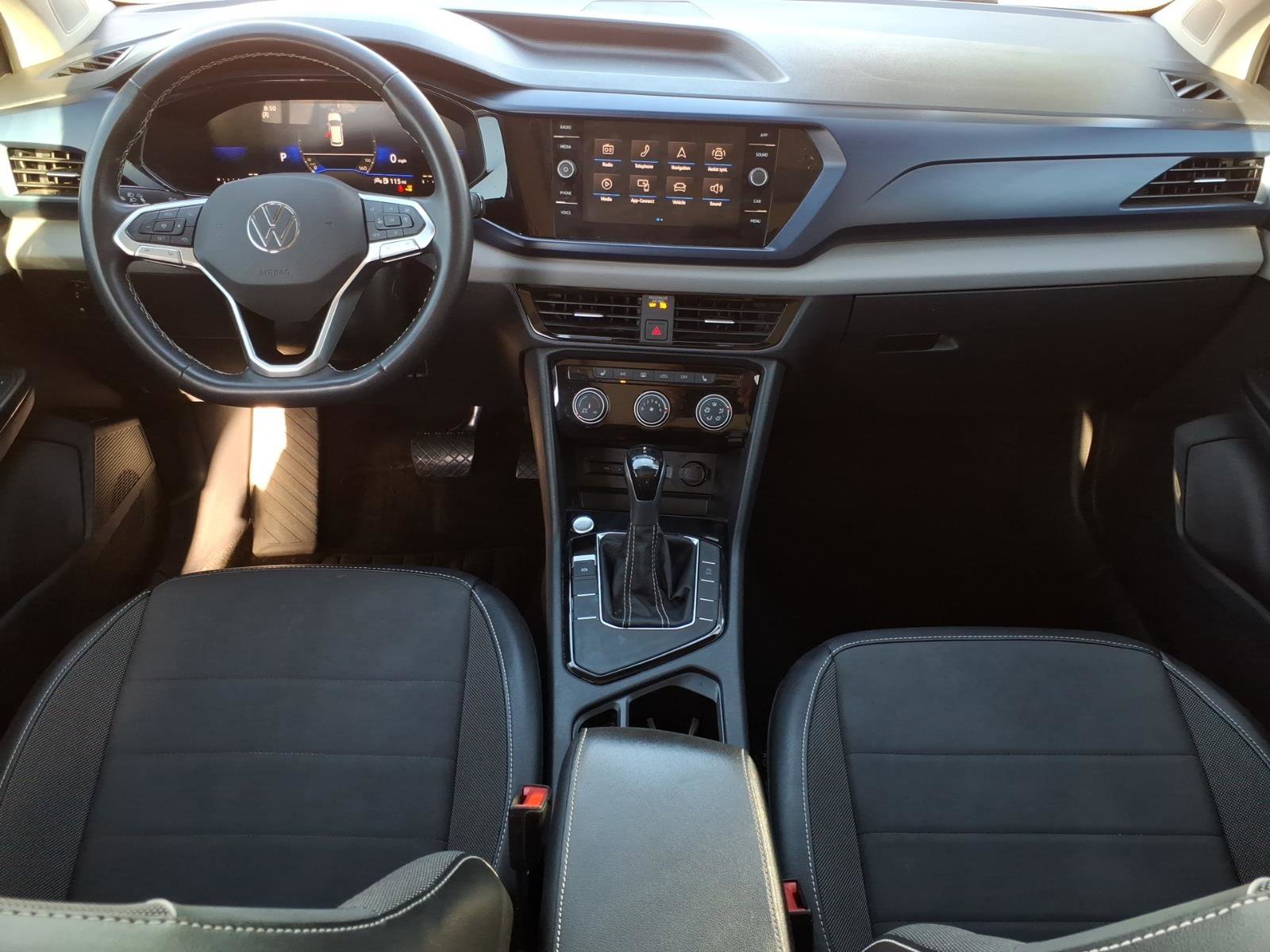 Used 2023 Volkswagen Taos SE w/ Panoramic Sunroof Package image 16