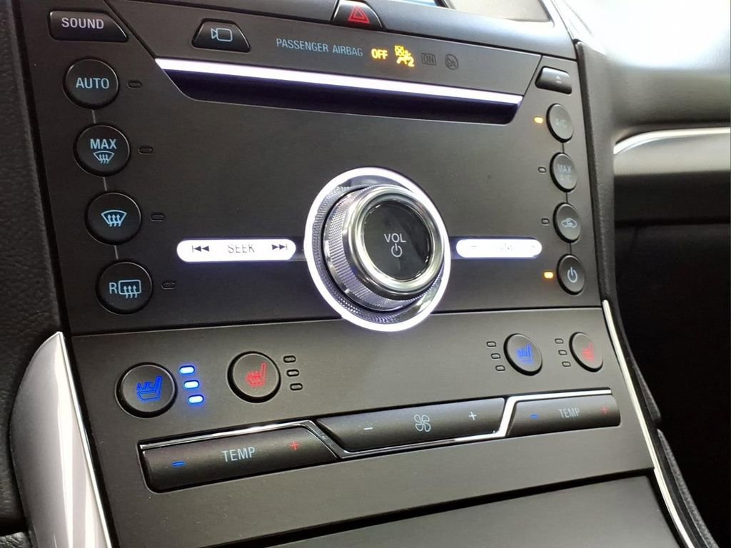 Certified 2019 Ford Edge Titanium w/ Equipment Group 301A AWD/4WD image 11