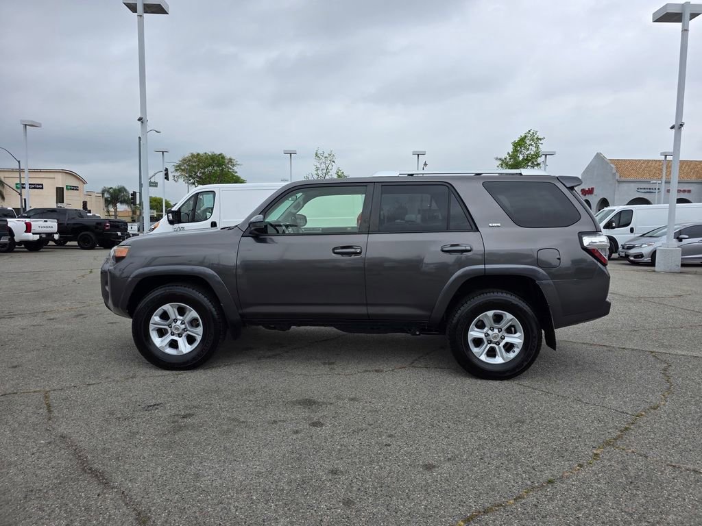 Used 2016 Toyota 4Runner SR5 w/ Convenience Package image 9