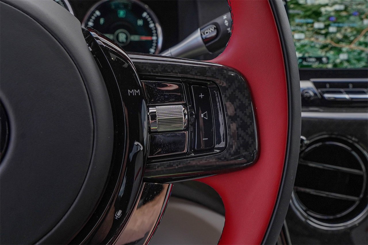 Certified 2024 Rolls-Royce Cullinan Black Badge w/ Dark Exterior Package image 25